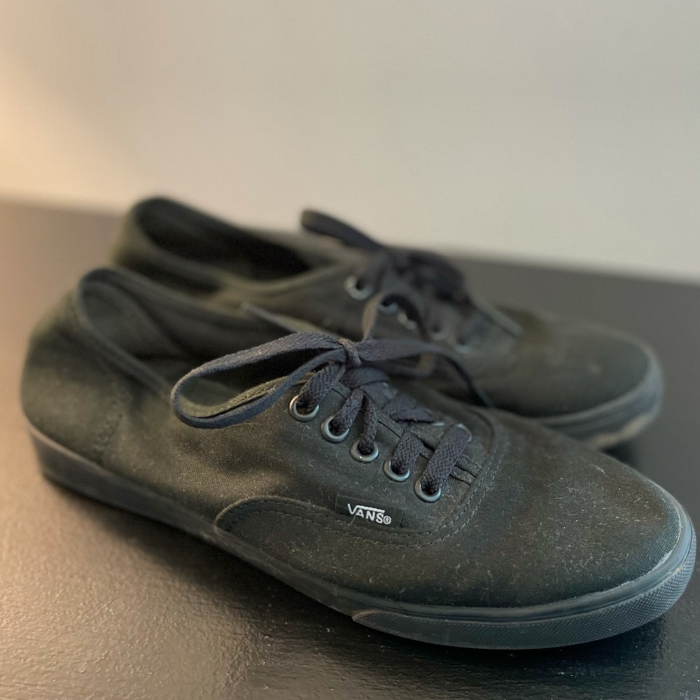 Black vans women’s size 8, men’s size 6.5